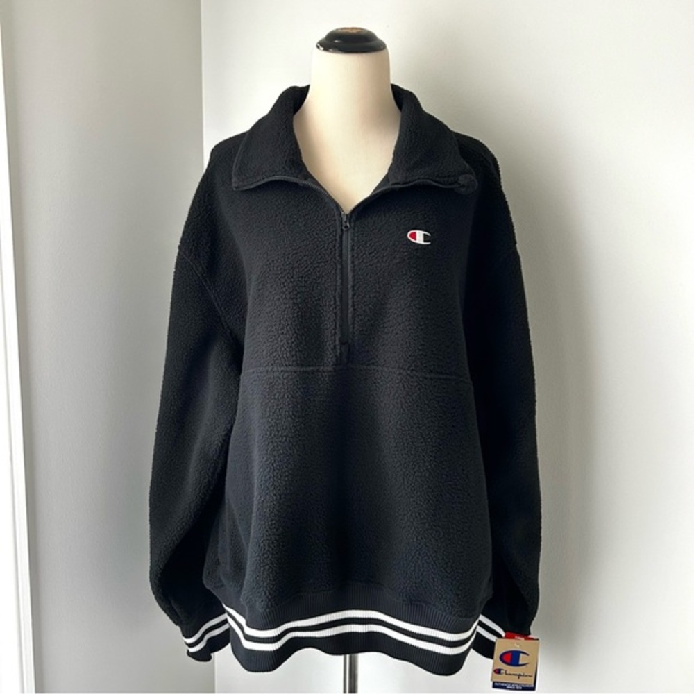 🌸BRAND NEW Champion Pullover. Fuzzy & Cozy. Black/White w/ Pockets Size: XL